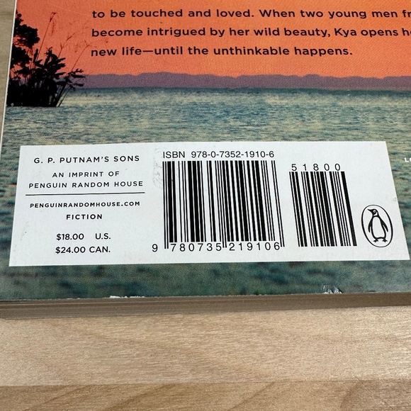 WHERE THE CRAWDADS SING Trade Paperback GUC Buy 1 for $12, 2 for $20, 3 for $24 - Picture 2 of 3